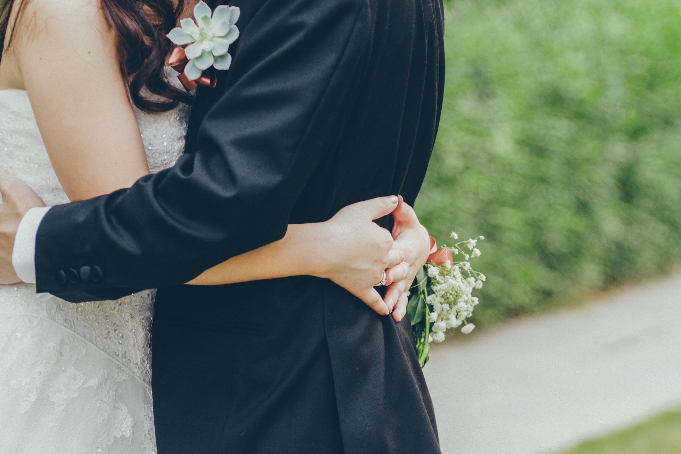 ¿Qué matrimonio produce parentesco por afinidad? 